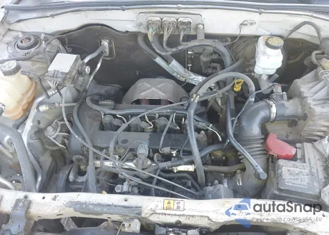 2008 Ford Escape Xlt z USA, uszkodzony, nr VIN 1FMCU03Z08KA81945